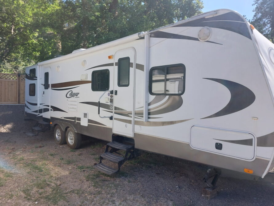Grand Forks – Ready To Go Camper – 32′ Keystone Cougar (2012)