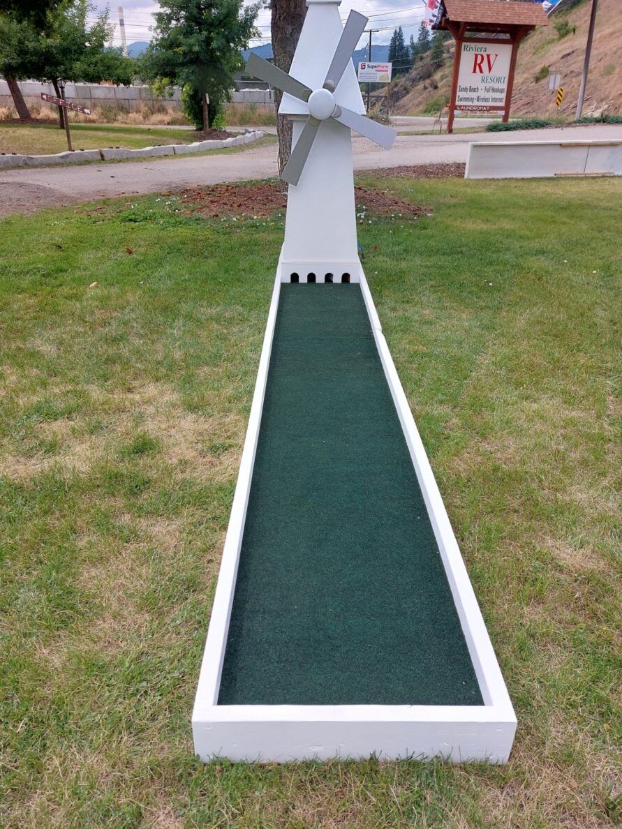 9 Hole Mini Golf